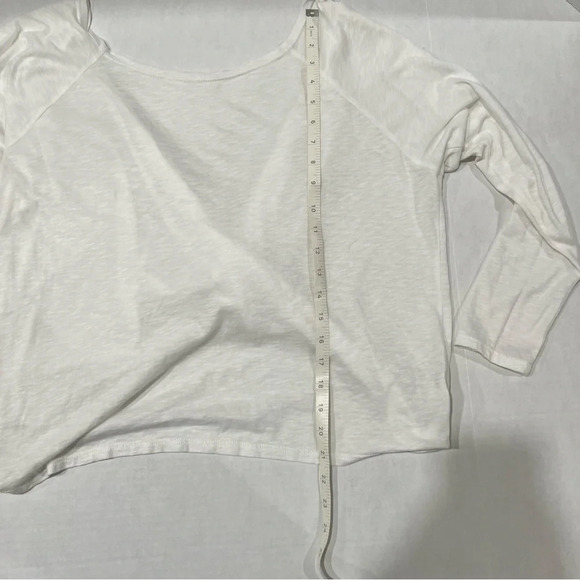 Fabletics beautiful white low back top, long sleeve Large - Picture 6 of 9